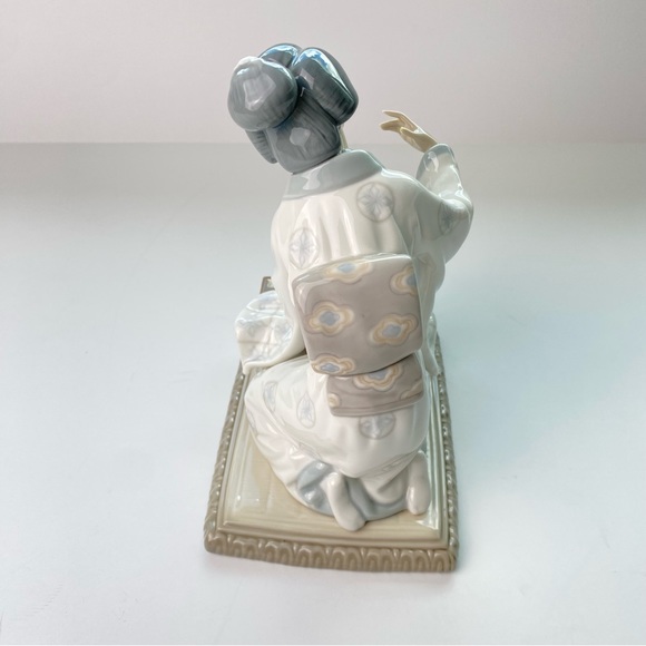 VINTAGE LLADRO JAPANESE GIRL DECORATING Flower Arranger - Picture 5 of 9